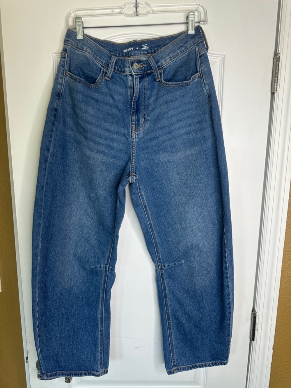 Old Navy High-Rise Barrel Leg Denim Jeans in Blue